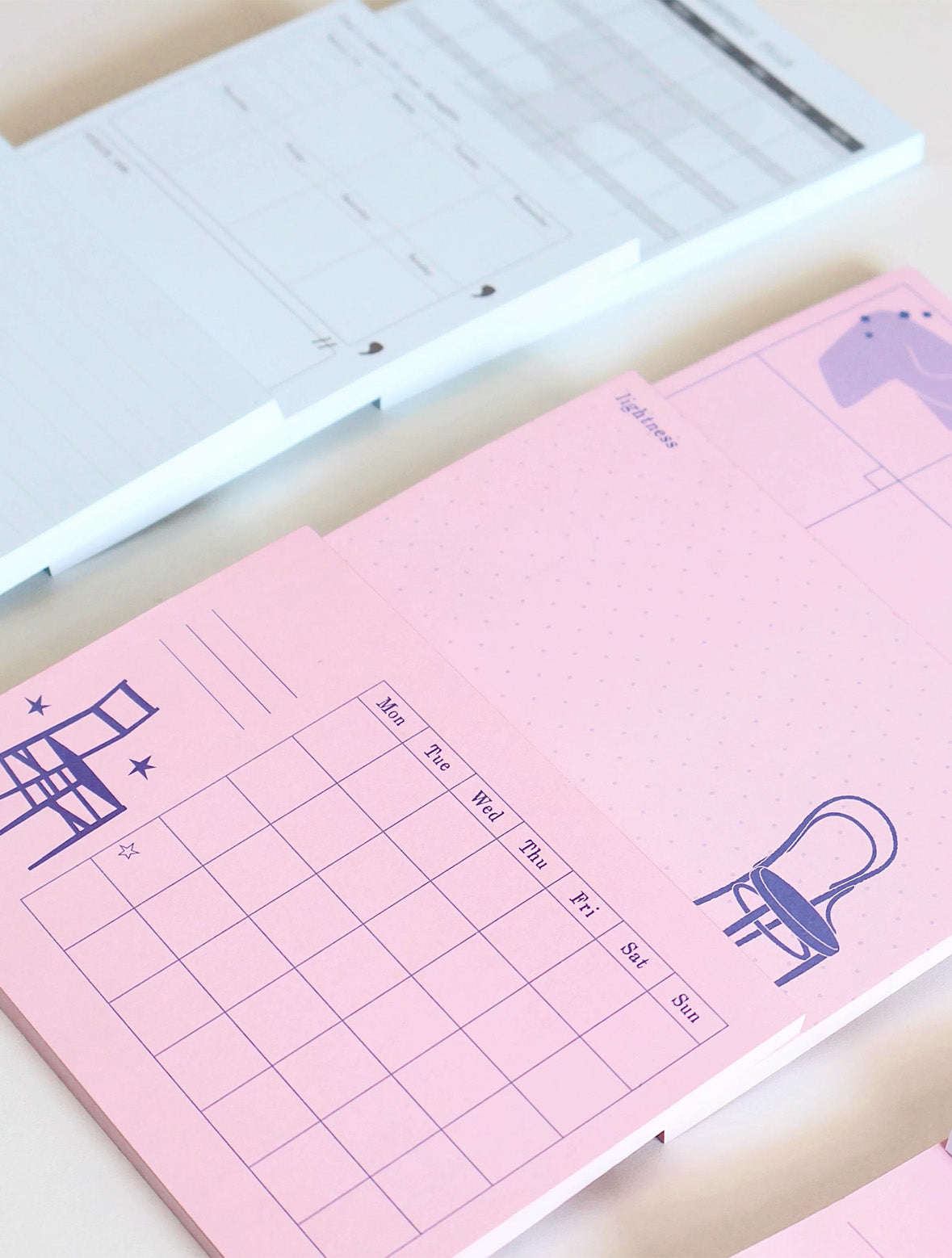 Lightness Studio [The Chair] A6 Memo Set | 6 Design Archive